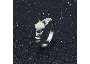 Anillo de compromiso Claddagh corazón de ópalo en plata
