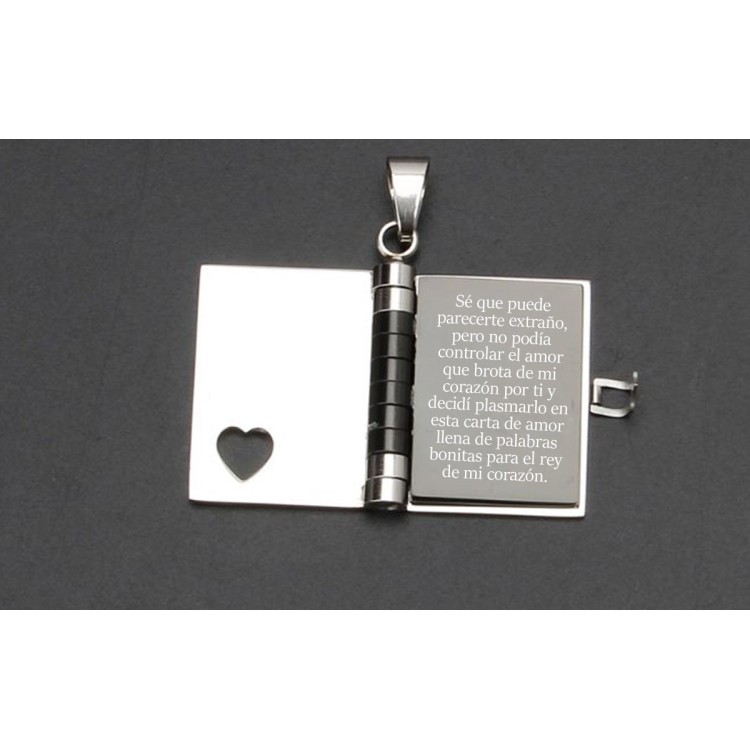 Collar con dije grabable de libro en acero inoxidable