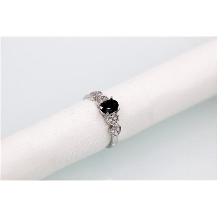 Anillo de compromiso en plata con zafiro
