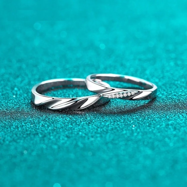 Argollas de matrimonio onduladas en plata | Medusa Joyas