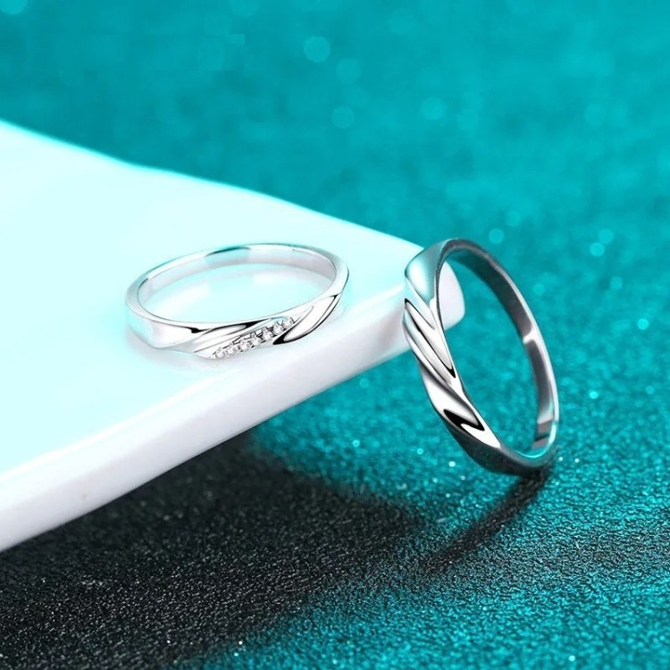 Argollas de matrimonio onduladas en plata | Medusa Joyas