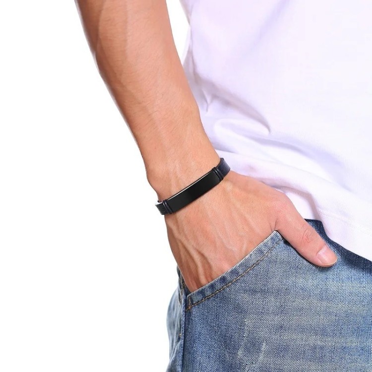 Brazalete para hombre en acero inoxidable