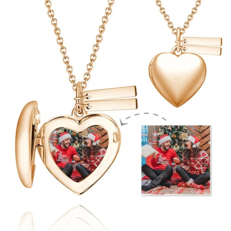 Collar relicario corazón grande y placas personalizables en acero dorado Collar relicario corazón grande y placas personalizables en acero dorado