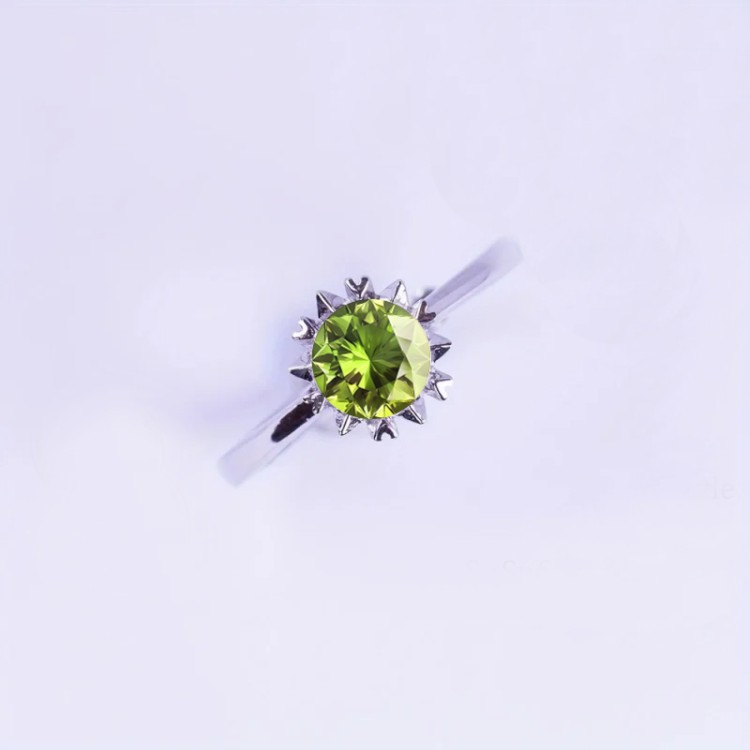 Anillo de compromiso en plata copo de corazones con peridoto Anillo de compromiso en plata copo de corazones con peridoto