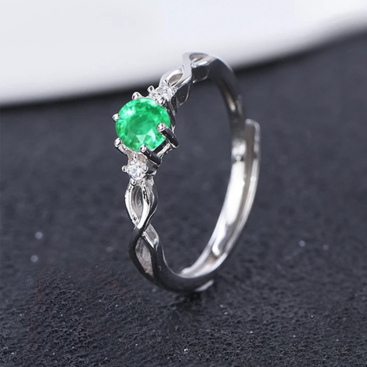 Anillo de compromiso en plata clasico infinito con esmeralda Anillo de compromiso en plata clasico infinito con esmeralda