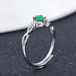 Anillo de compromiso en plata clasico infinito con esmeralda