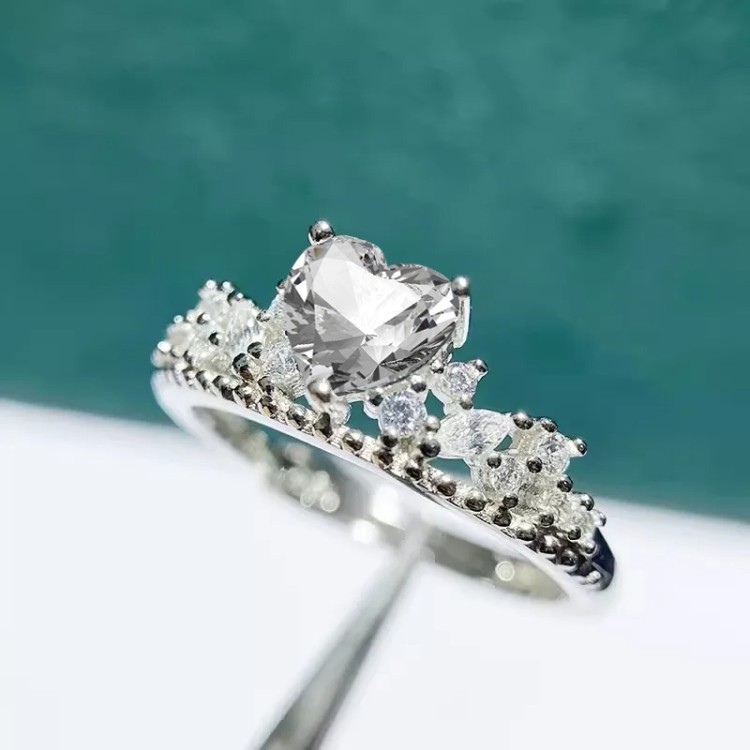 Anillo de compromiso naturaleza en plata con moissanita Anillo de compromiso naturaleza en plata con moissanita