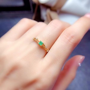 Anillo de compromiso en plata con esmeralda - anillo para boda en plata