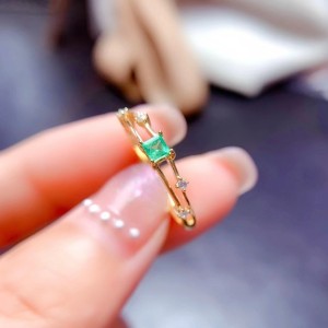 Anillo de compromiso en plata con esmeralda - anillo para boda en plata