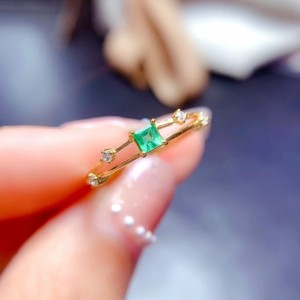 Anillo de compromiso en plata con esmeralda - anillo para boda en plata