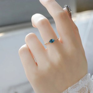 Anillo de compromiso en plata y baño de oro - Anillo en forma de tiara