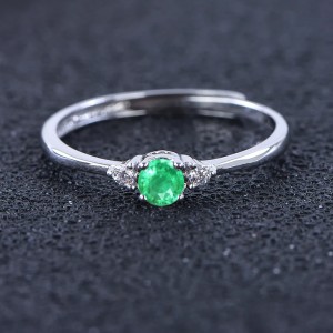 Anillo de compromiso en plata clásico con esmeralda promesa eterna