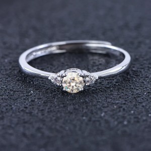 Anillo de compromiso en plata con moissanita - anillo para boda en plata