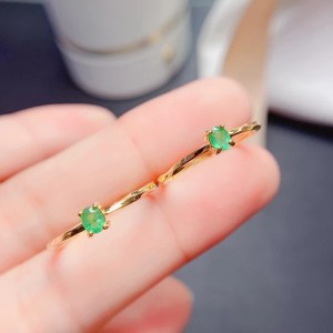 Anillo de compromiso en plata con esmeralda - anillo para boda en plata