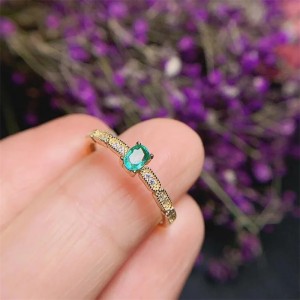 Anillo de compromiso en plata con esmeralda - anillo para boda en plata