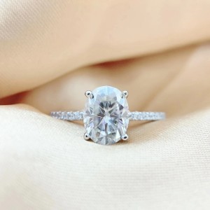 Anillo de compromiso halo eterno de moissanita y baño de oro 18k