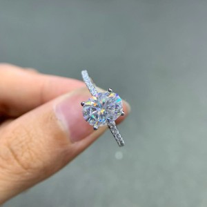 Anillo de compromiso halo eterno de moissanita y baño de oro 18k