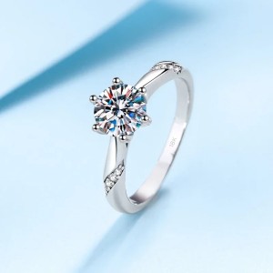 Anillo de compromiso sutileza en moissanita con baño oro 18k