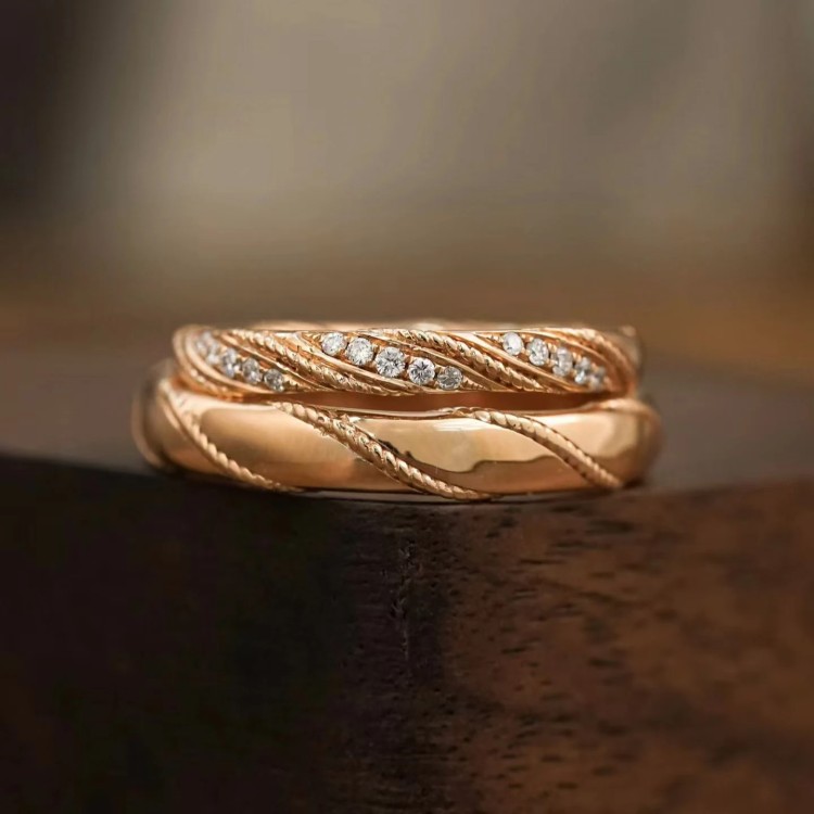 Argollas de matrimonio en oro puro de 9k con acabado satinado tejido Argollas de matrimonio en oro puro de 9k con acabado satinado tejido