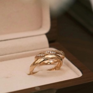 Argollas de matrimonio en oro puro de 9k con acabado satinado tejido