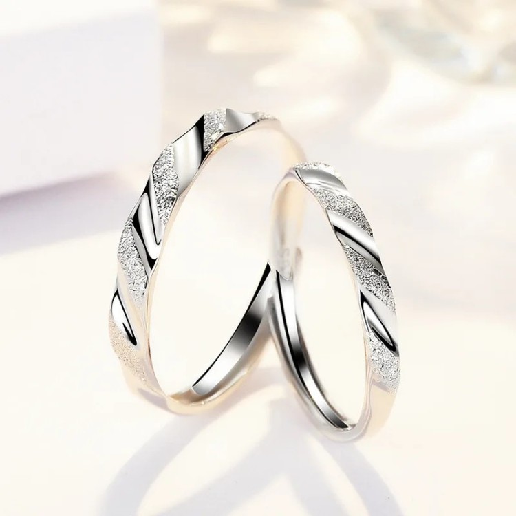 Argollas de matrimonio nexo esmerilado en plata