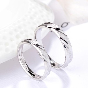 Argollas de matrimonio nexo esmerilado en plata