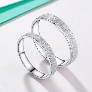 Argollas de matrimonio polvo de arena en plata