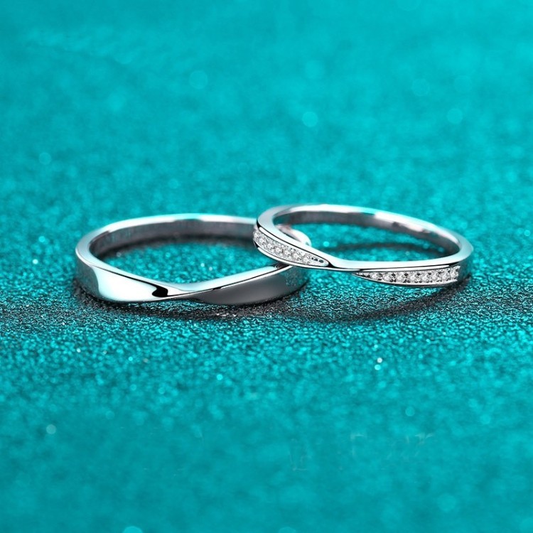 Argollas de matrimonio en plata 950 con baño de oro blanco 18k almas entrelazadas