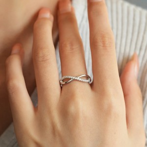 Anillo de compromiso en plata con moissanita - anillo para boda en plata