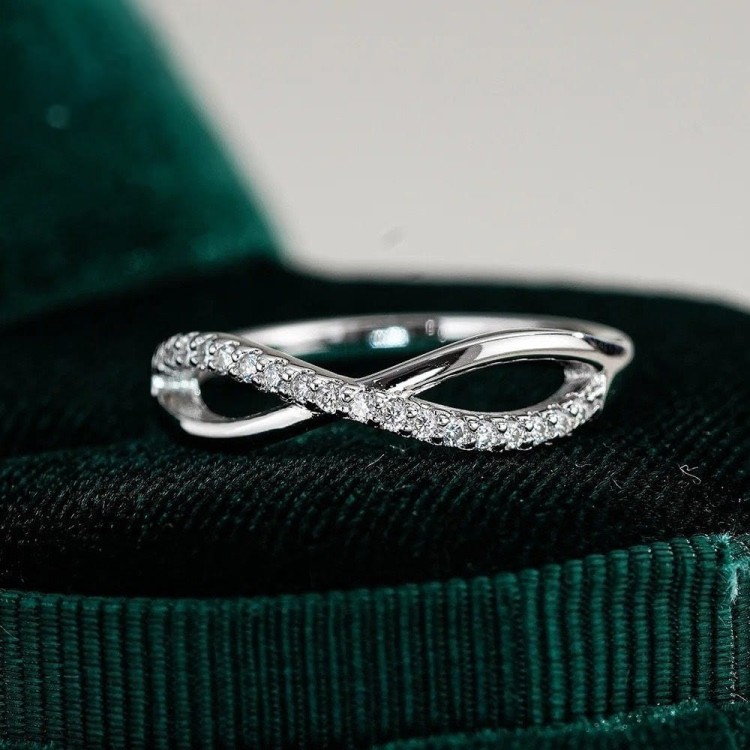 Anillo de compromiso en plata con moissanita - anillo para boda en plata