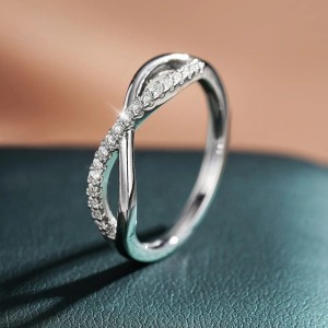 Anillo de compromiso en plata con moissanita - anillo para boda en plata