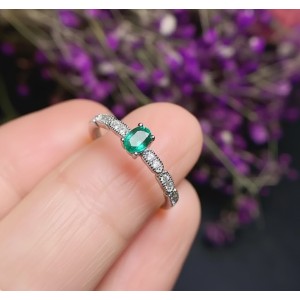 Anillo de compromiso en plata con esmeralda - anillo para boda en plata