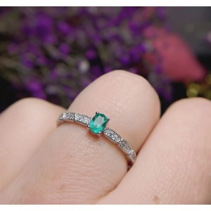 Anillo de compromiso en plata con esmeralda - anillo para boda en plata