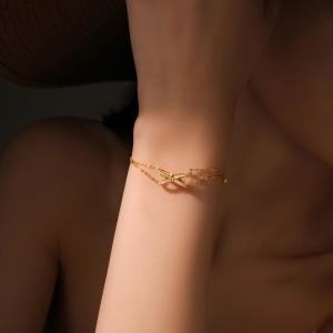 Manilla de plata mariposa dorada en plata