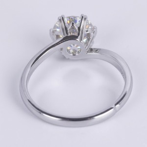 Anillo de compromiso copos de corazon en plata con moissanita