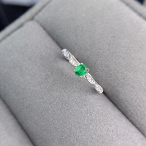 Anillo de compromiso en plata con esmeralda - anillo de promesa princesa