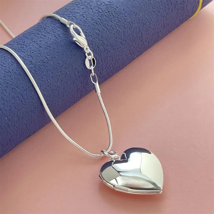 Collar relicario de plata personalizable - Dije de corazón con cadena