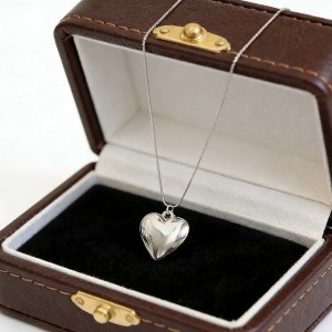 Collar relicario de plata personalizable - Dije de corazón con cadena